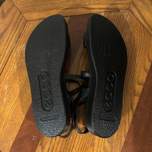 ⭐️ ECCO sandals (size 40) - nwob - Picture 4 of 4